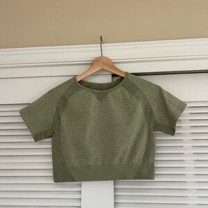 Olive Green Seamless Short Sleeve Crop Top